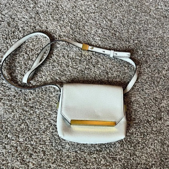 J. Crew off white magnetic leather purse - Picture 1 of 4